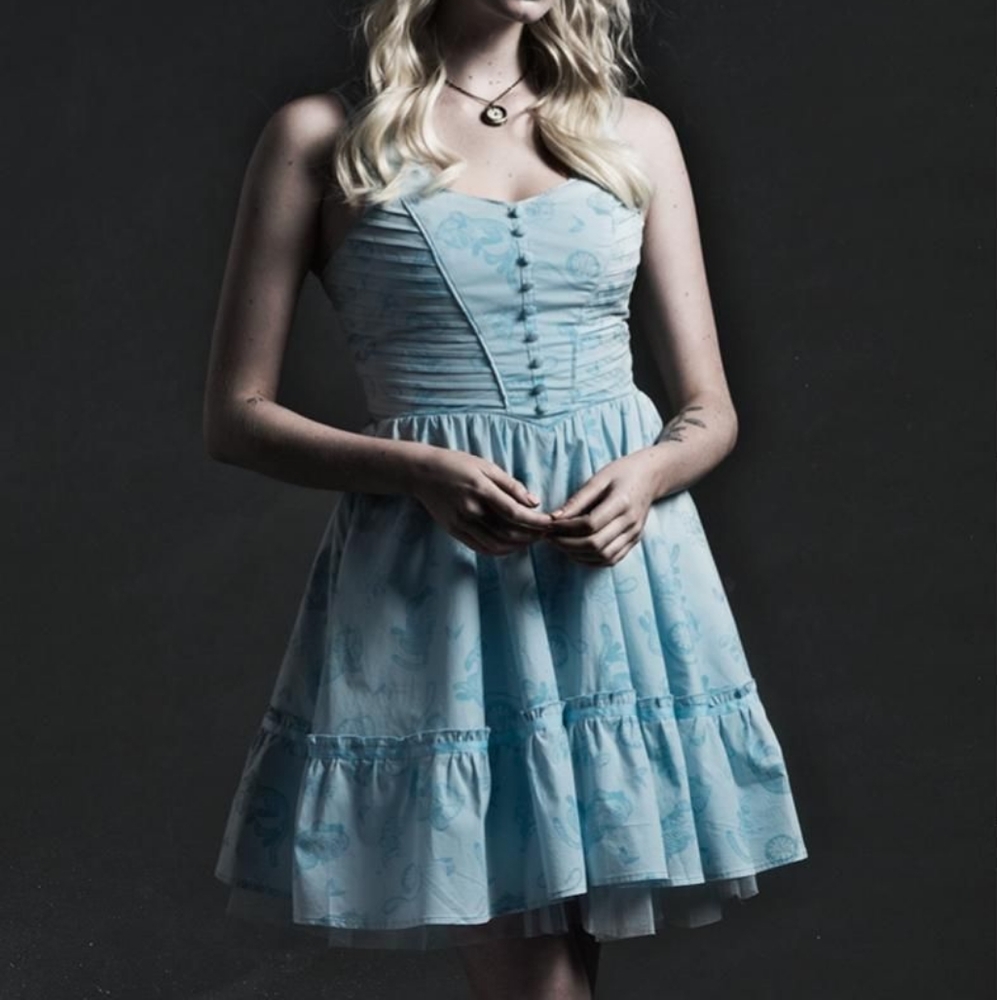 Hot Topic Exclusive Alice In Wonderland Dress